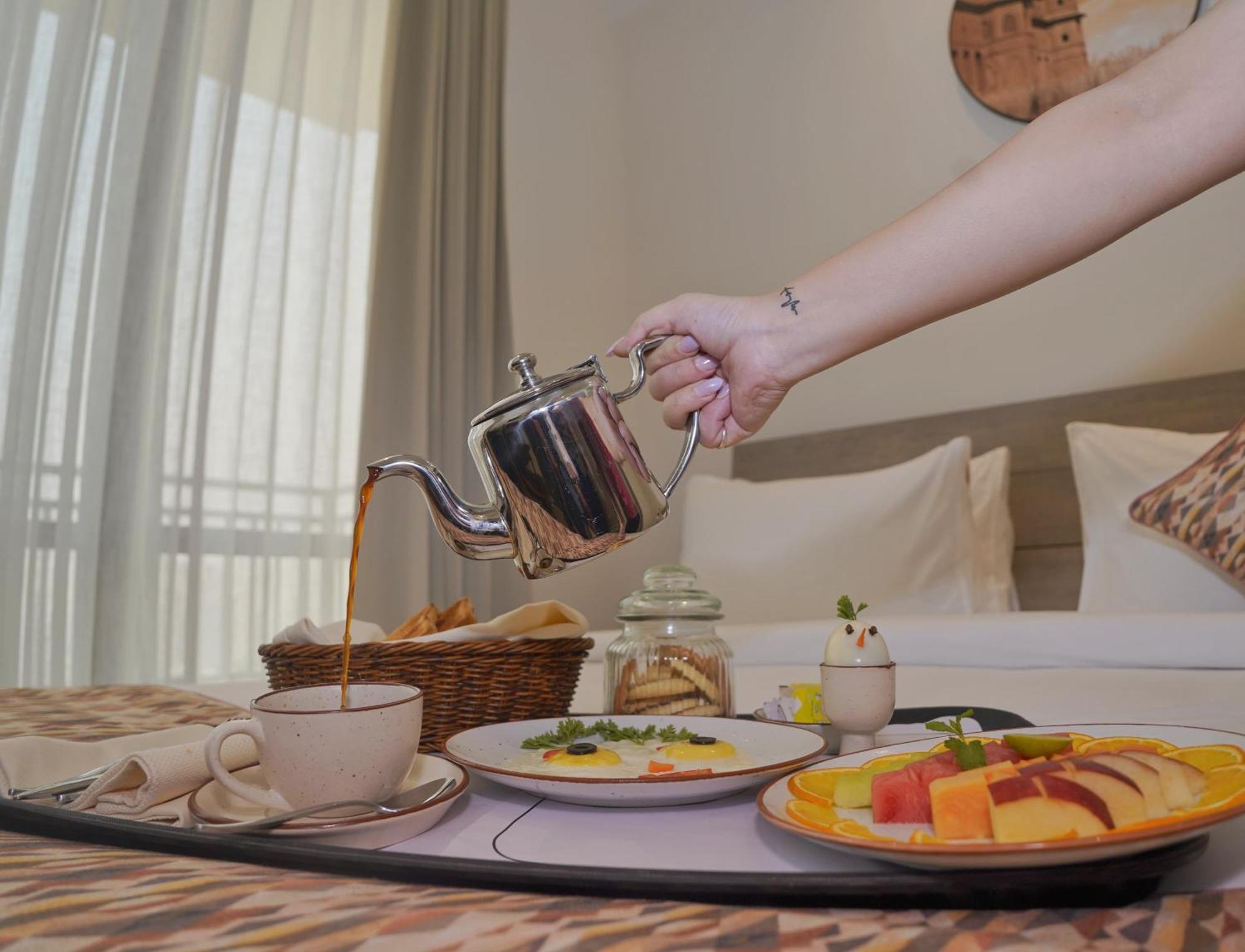 Rhythm Gurugram Hotel & Suites, Sohna Road グルガウン エクステリア 写真
