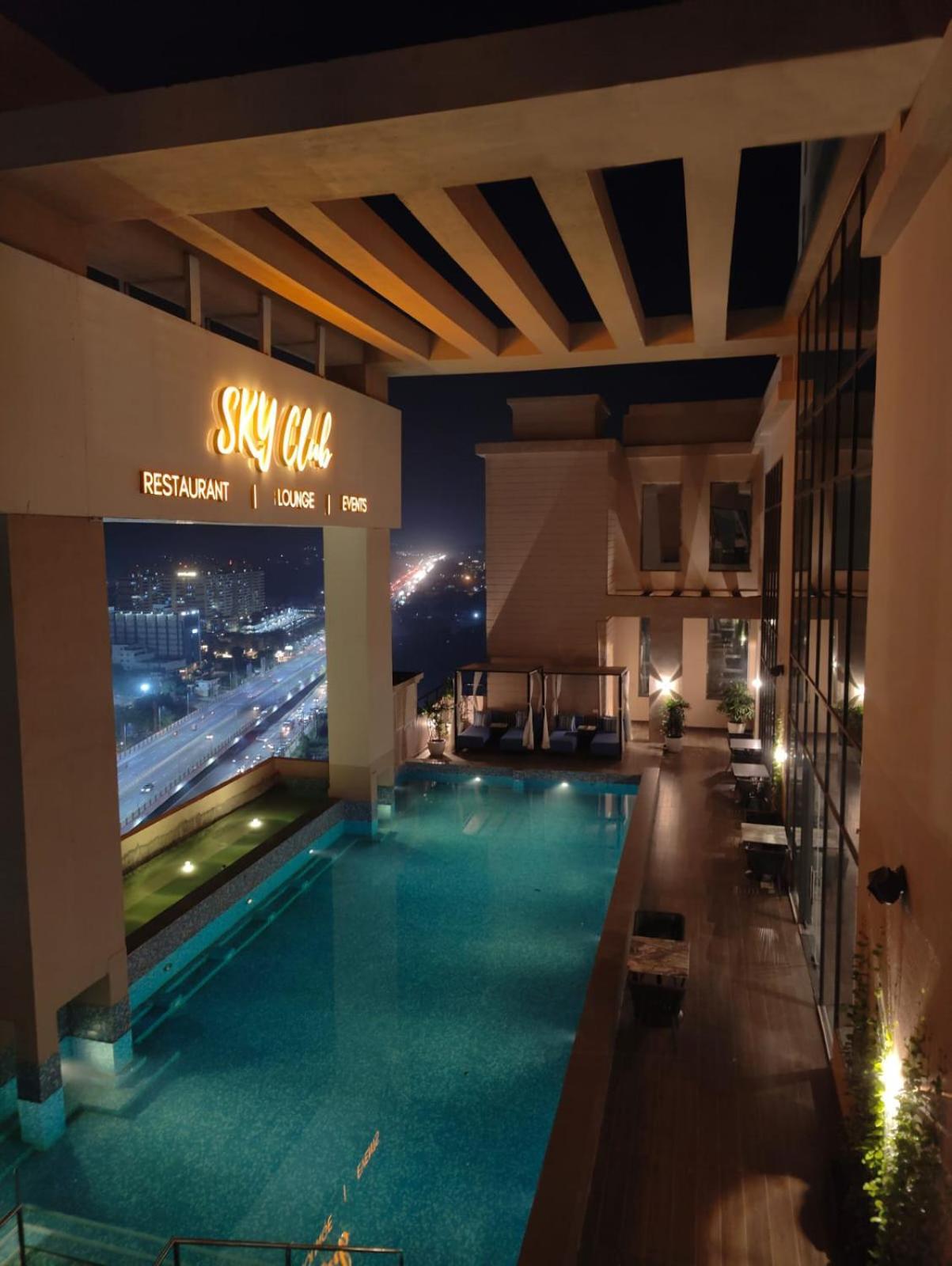 Rhythm Gurugram Hotel & Suites, Sohna Road グルガウン エクステリア 写真