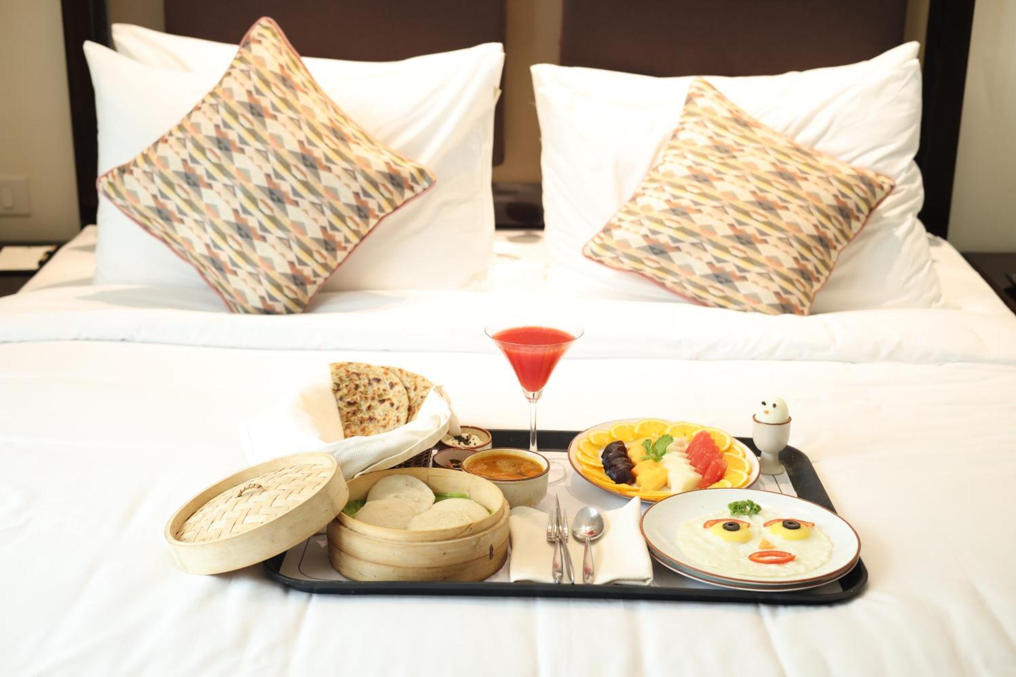 Rhythm Gurugram Hotel & Suites, Sohna Road グルガウン エクステリア 写真